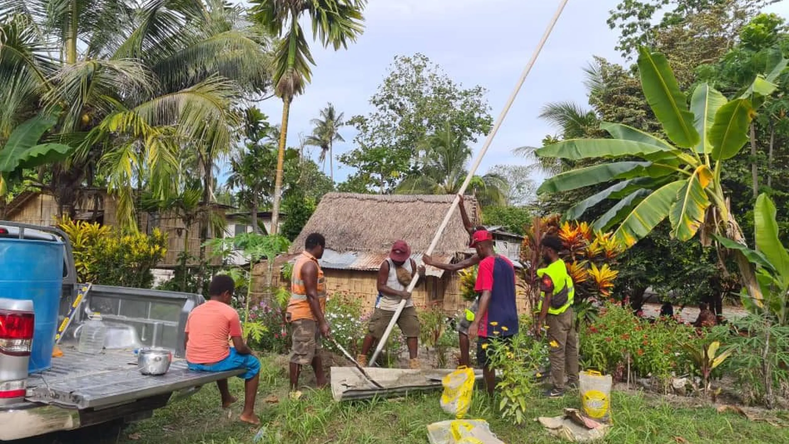 Iola-Tamtu-Energy-for-all-solar-light-project-in-New-Ireland-province